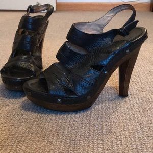 Frye Dara Campus Stitch shoe.